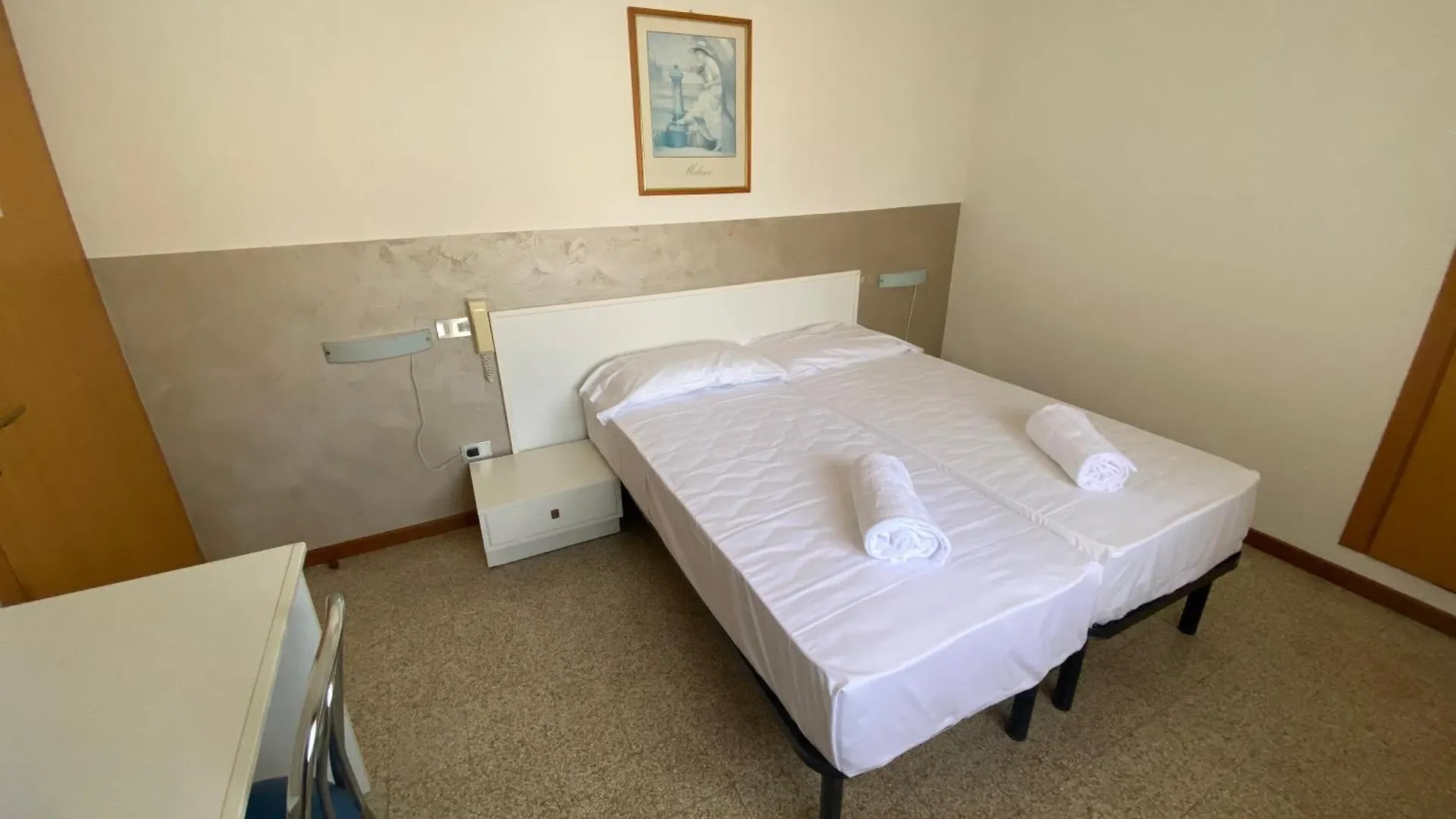 Albergo Villa Garda Lido di Jesolo 2*,